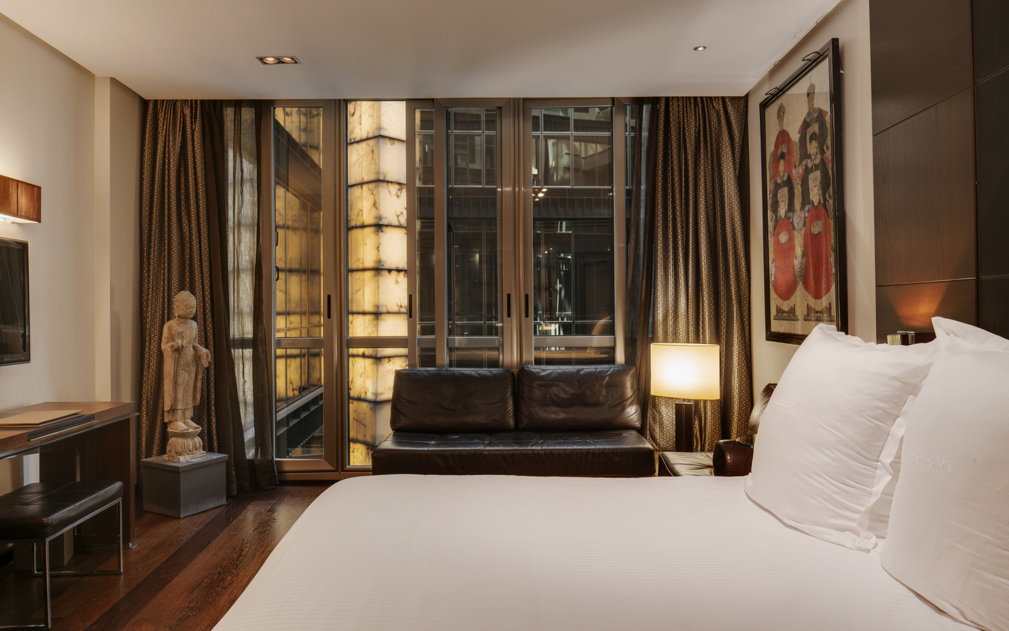 hotel_room